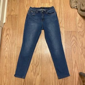 8 | Nine West Dark Wash Jeans